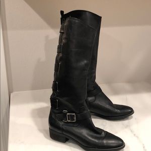 Arturo Chiang black leather boots